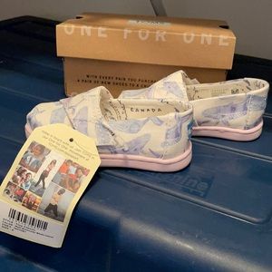 Tom’s Toddler Size T5 shoes